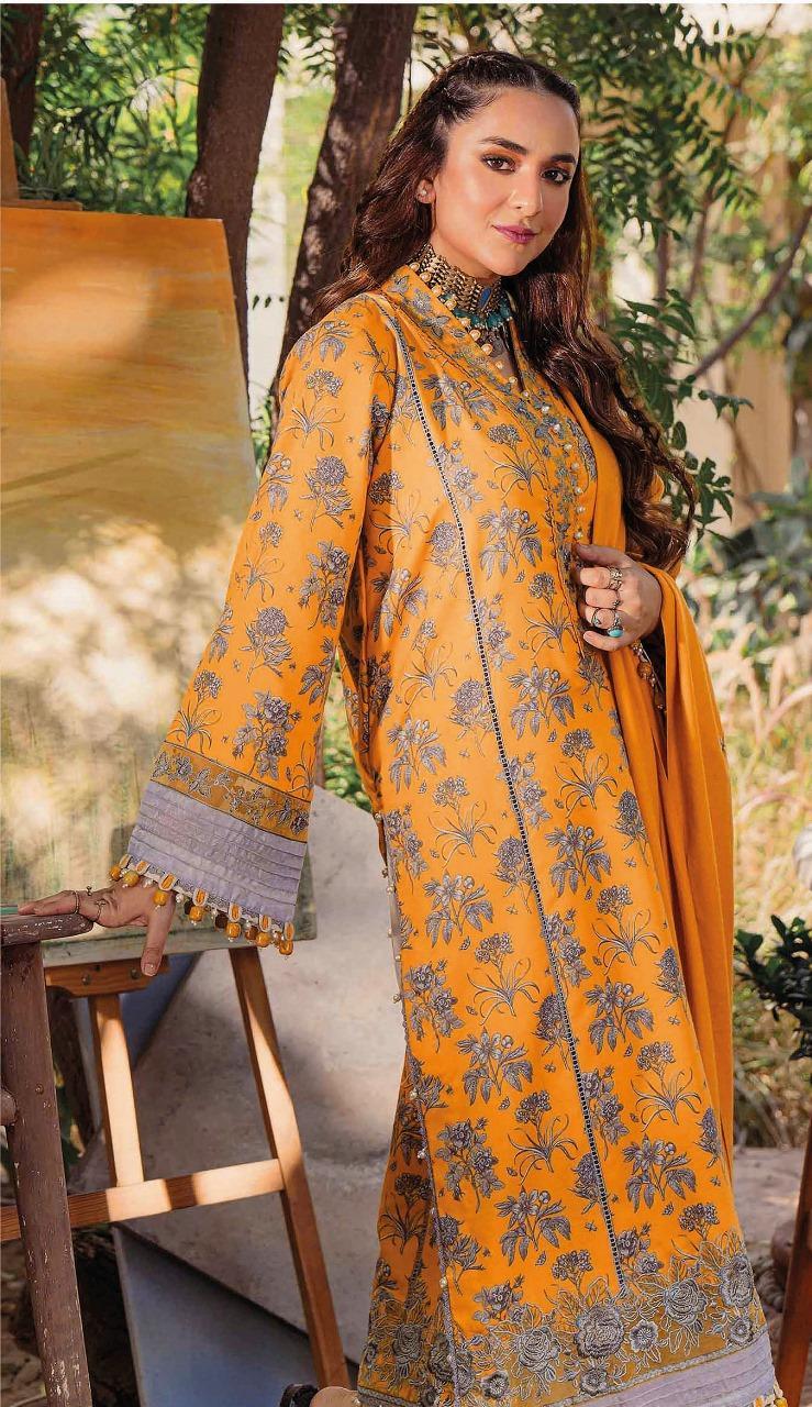 3 Pcs Women's Unstitched Khaddar Printed Suit