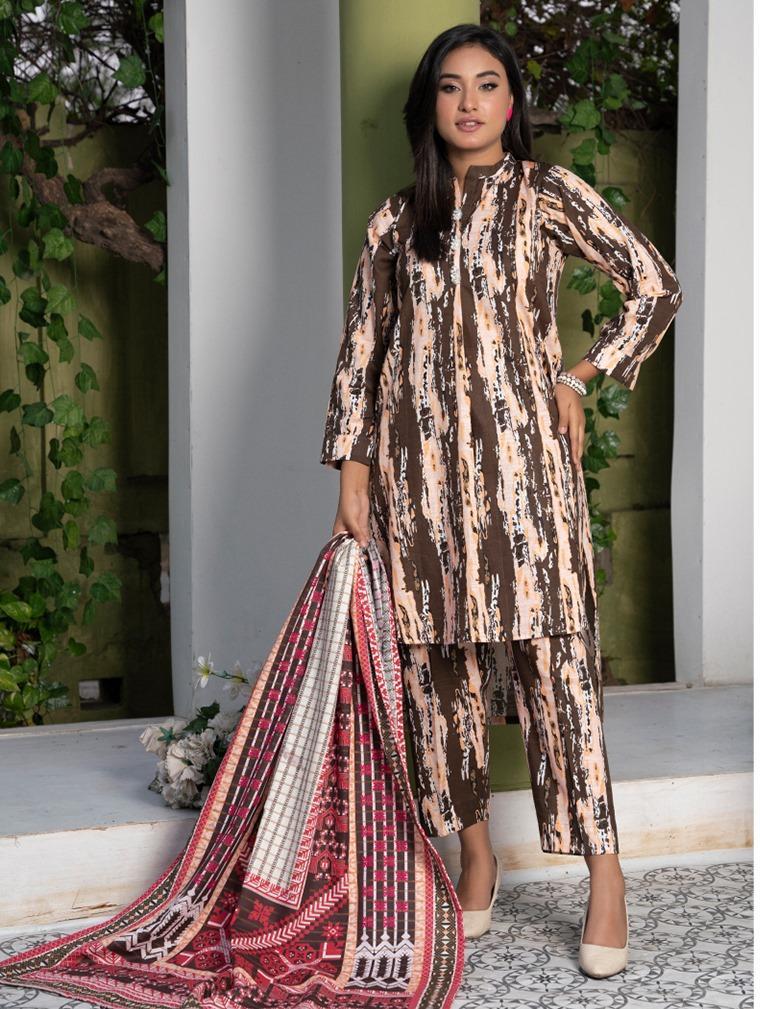 3 Pcs Women's Unstitched Khaddar Printed Suit
